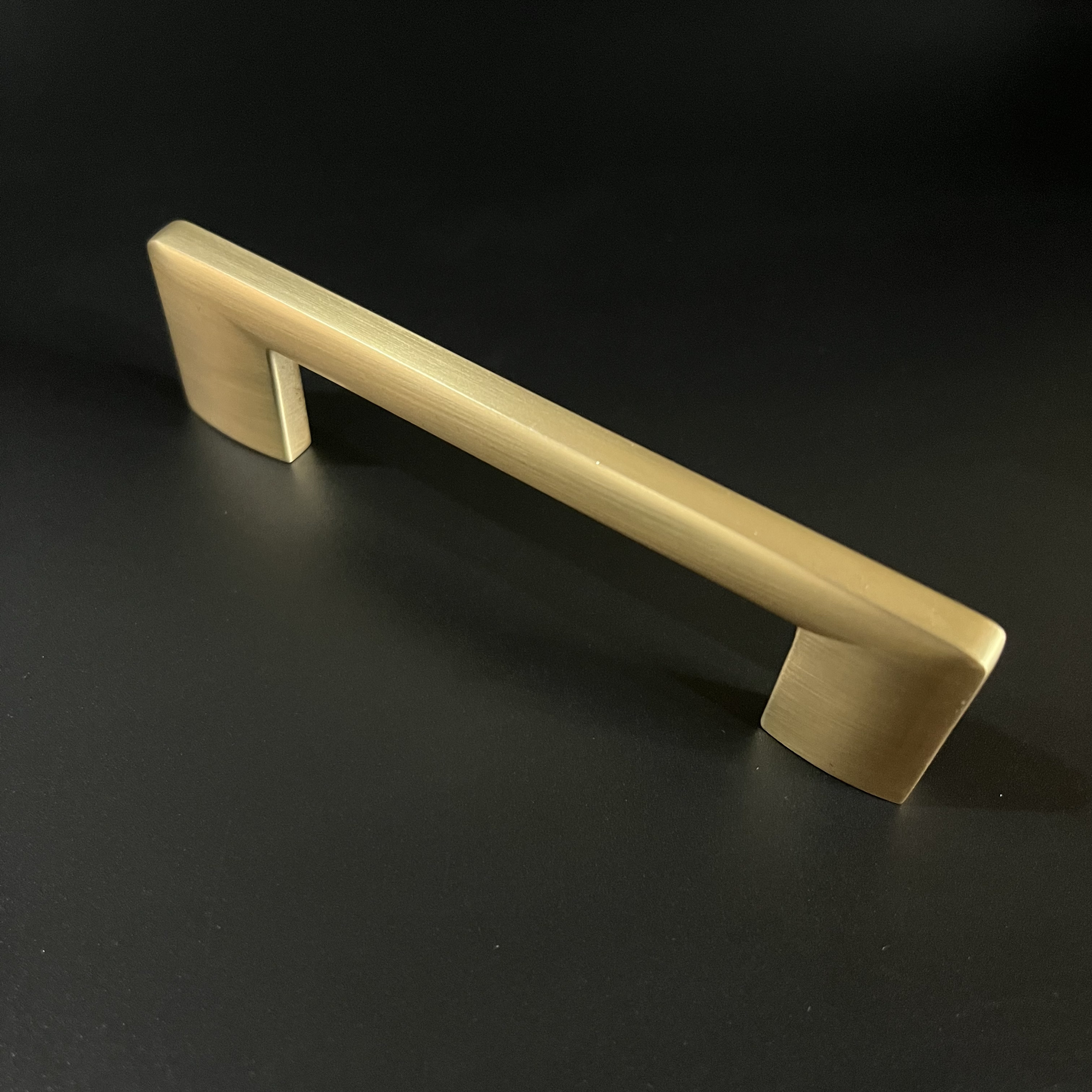 TOMU TC075 Brass Gold High Quality Zinc Cabinet Handle Kitchen Cupboard Cabinet Pull Handle 96mm 128mm 160mm 192mm Hole Space