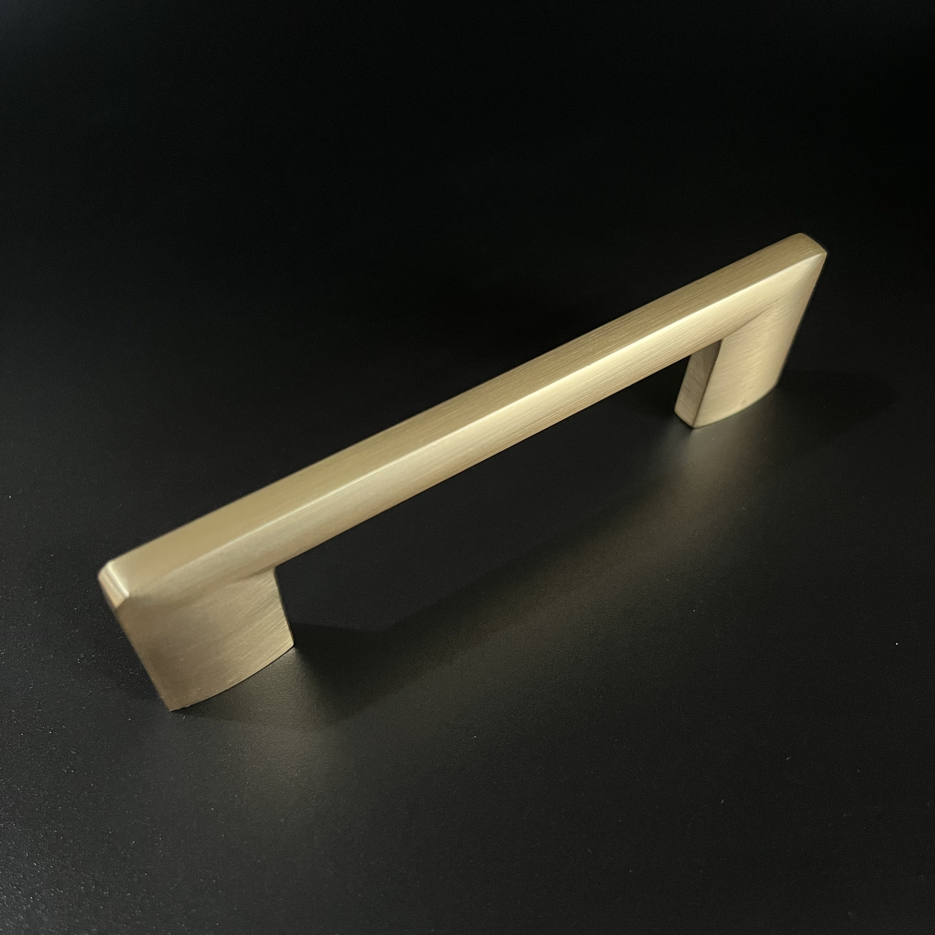 TOMU TC075 Brass Gold High Quality Zinc Cabinet Handle Kitchen Cupboard Cabinet Pull Handle 96mm 128mm 160mm 192mm Hole Space