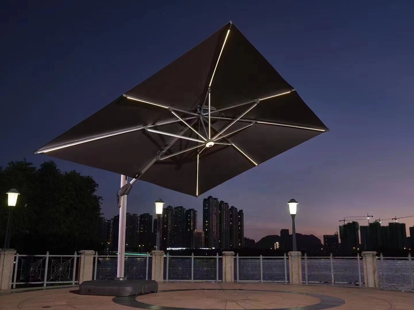 Large Square High Quality LED Lights Aluminum Commercial Patio Garden Solar Market Umbrella