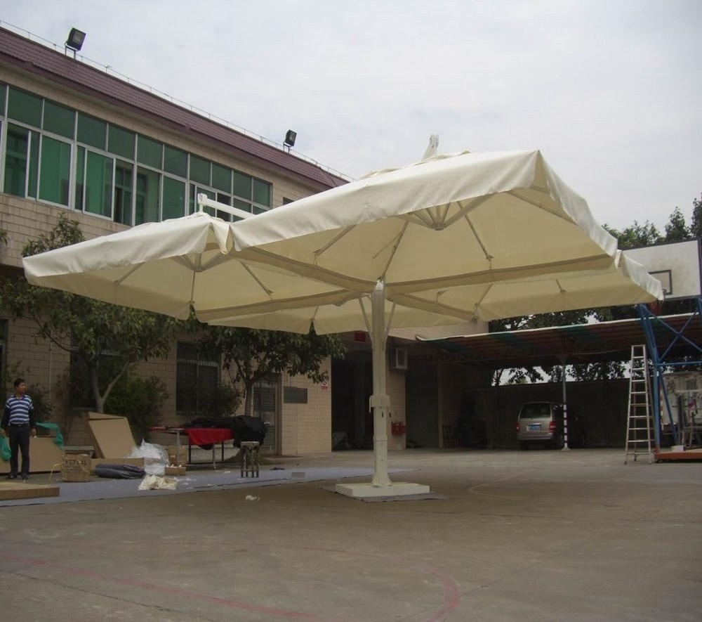 4 arms Cantilever Outdoor Umbrella in big size