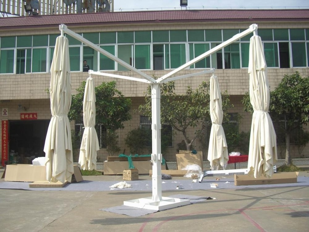 4 arms Cantilever Outdoor Umbrella in big size