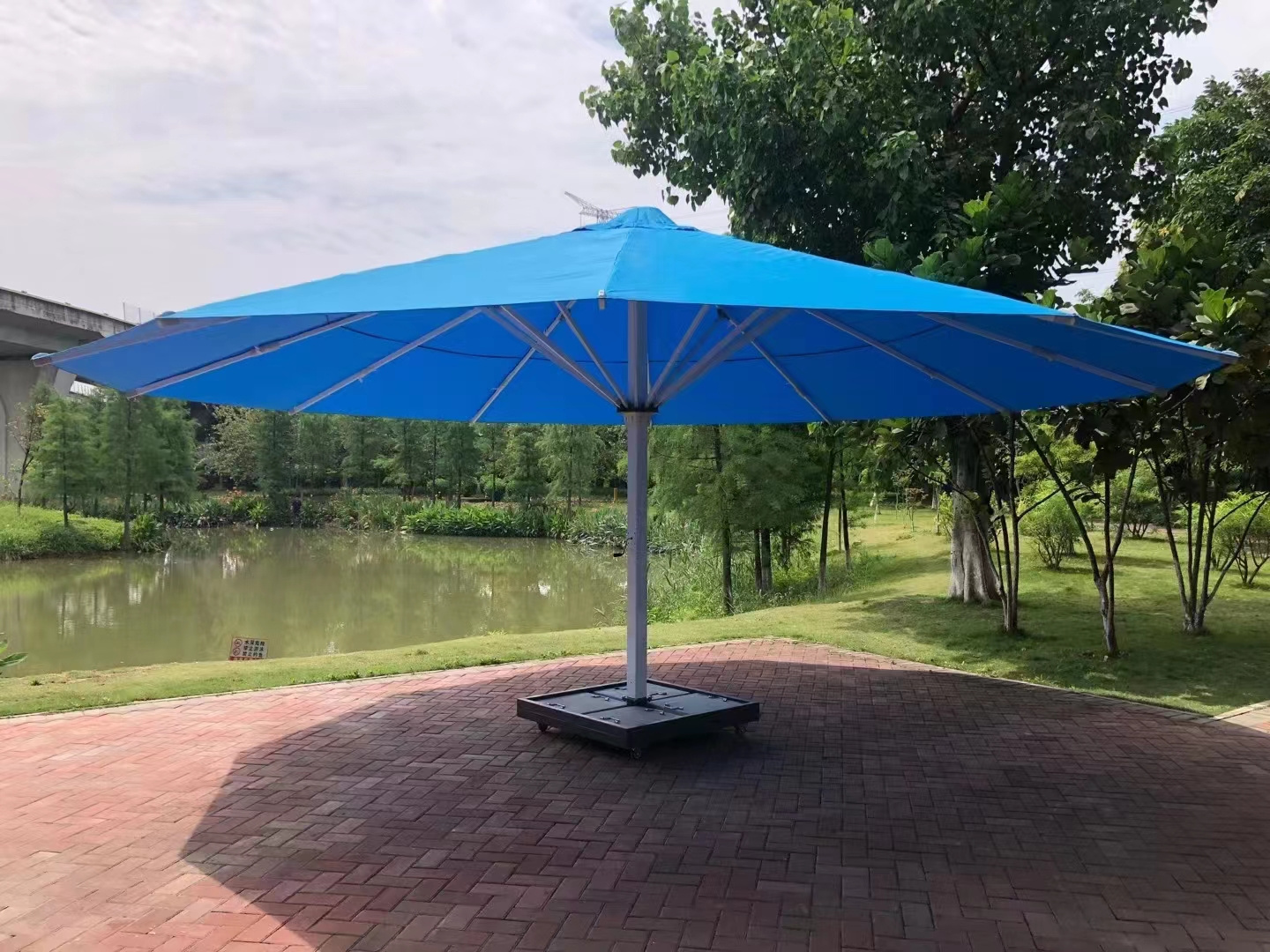 High Quality 7M Restaurant Hotel Giant Patio Garden Extra Large Outdoor Umbrella