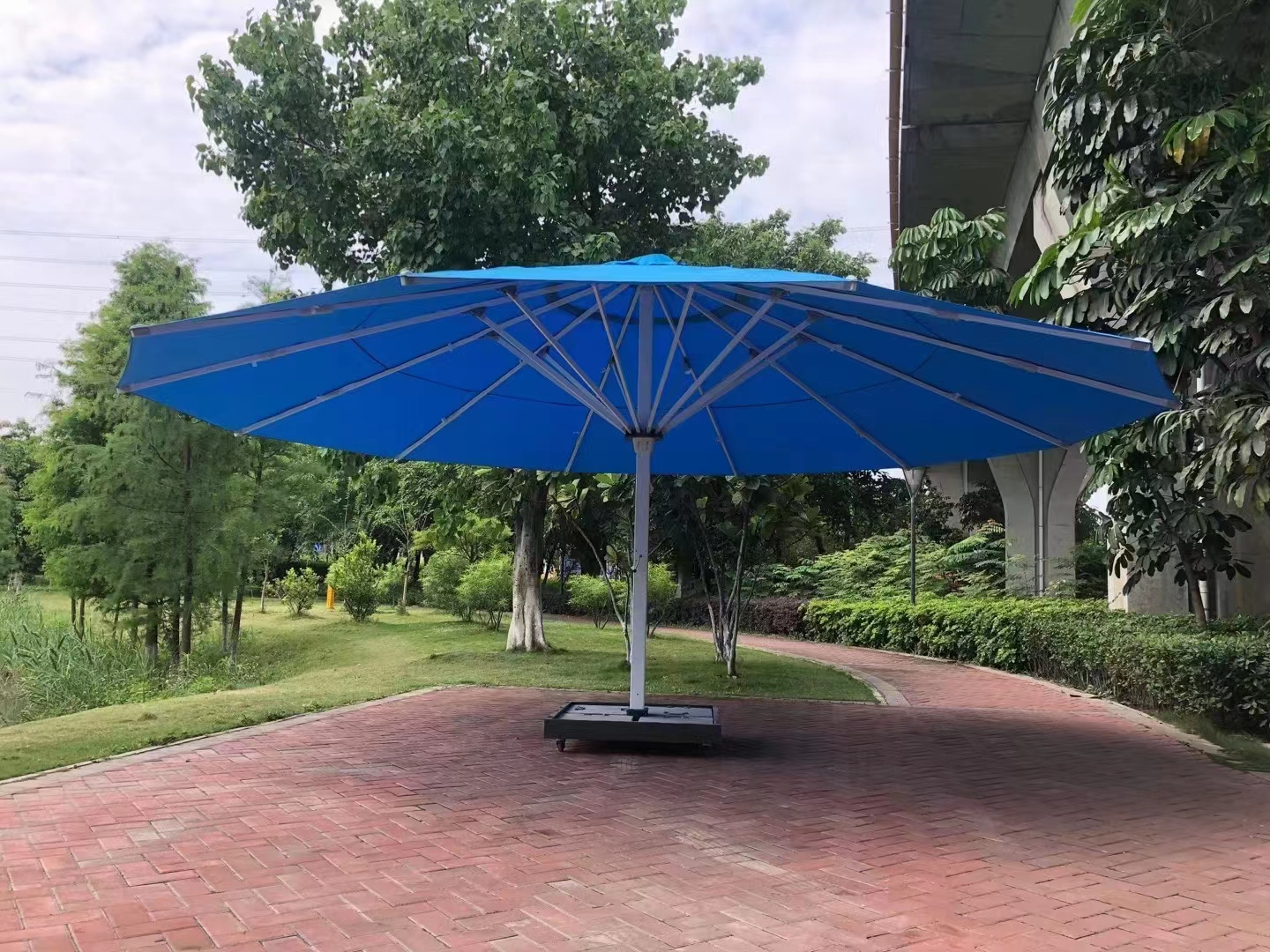 High Quality 7M Restaurant Hotel Giant Patio Garden Extra Large Outdoor Umbrella