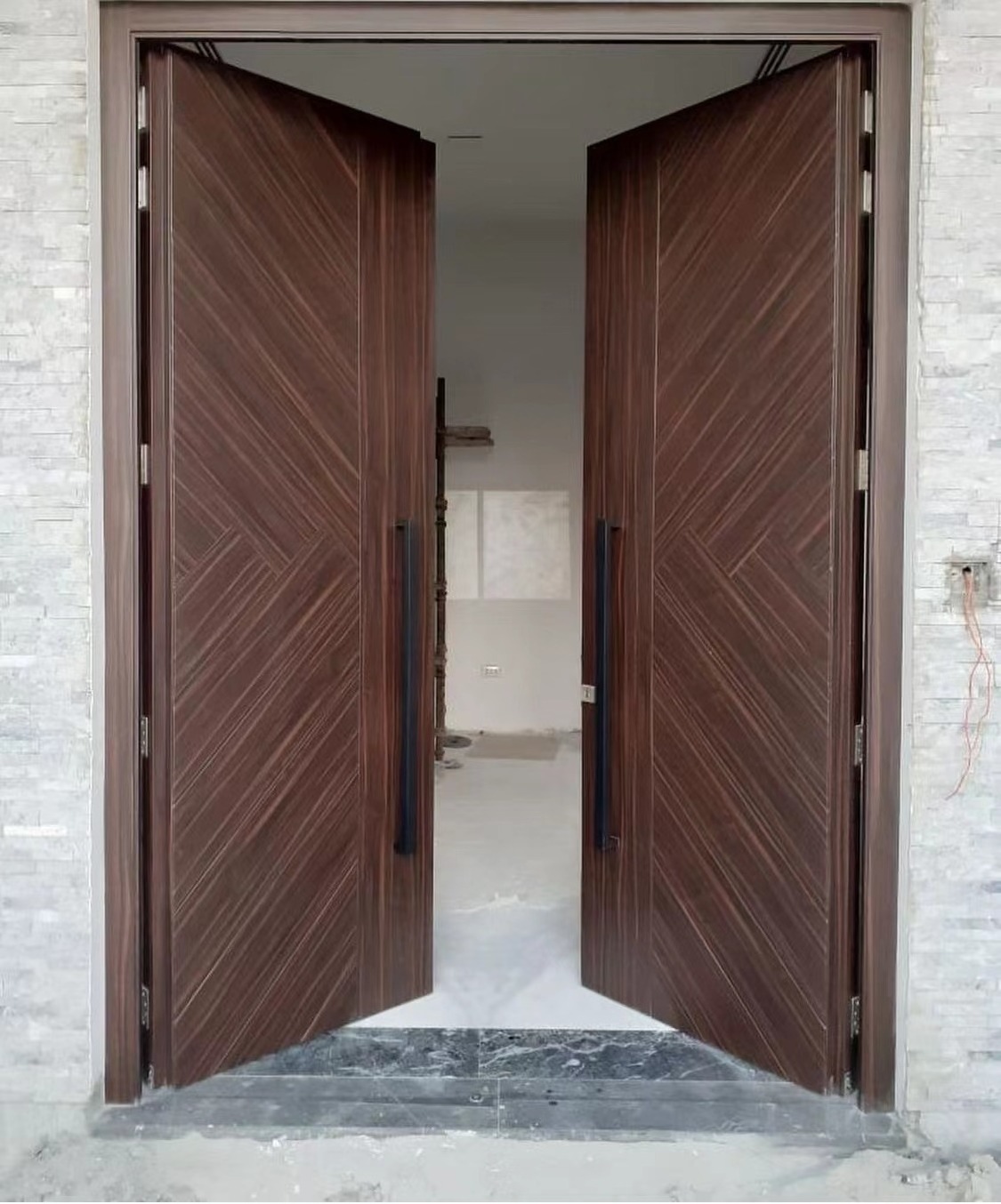 Wincent Latest Design Luxury Style Exterior Pivot Double Side Main Door Gate With Smart Door Lock