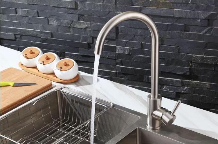 304 Stainless Steel Brushed Single Handle Hot and Cold Water Kitchen Sink Faucet Kitchen Faucets for Kitchen Sink