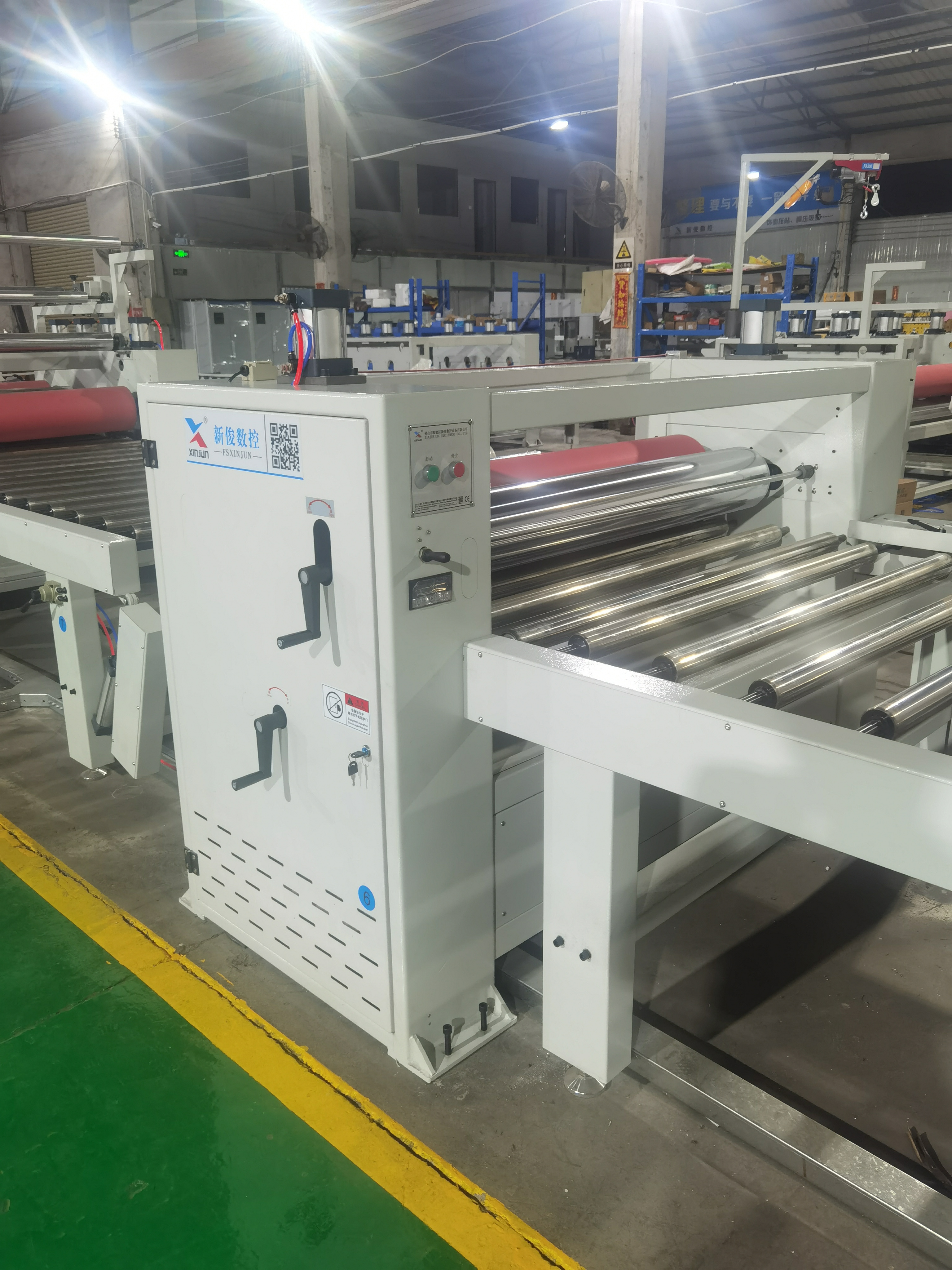 PVC laminating machine with cold glue