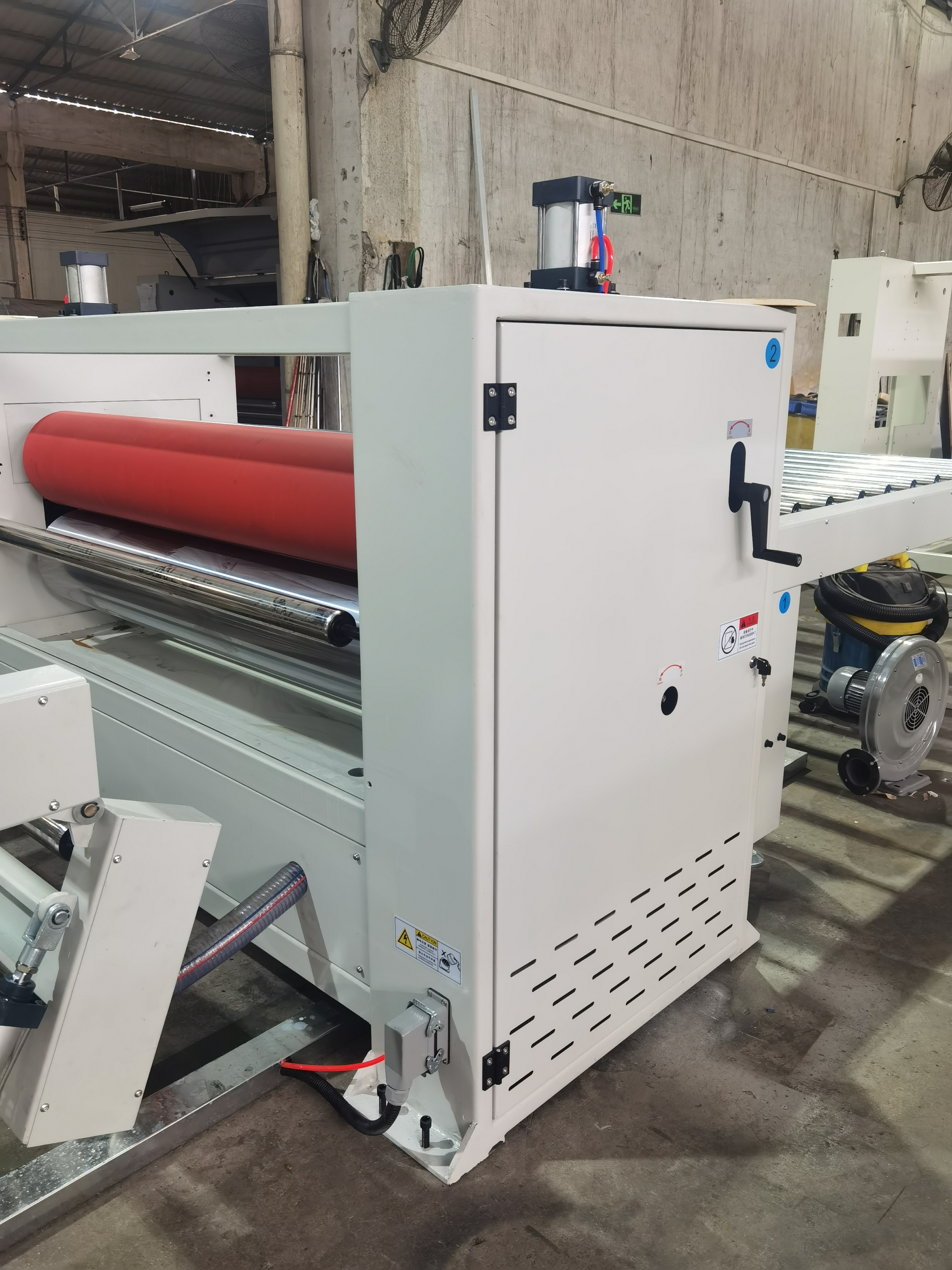 PVC laminating machine with cold glue