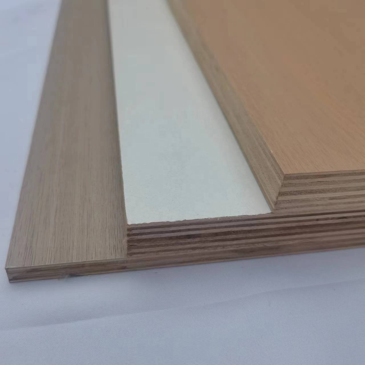 High Quality Cabinet Grade Melamine Sheet Plywood 1220*2440*9mm with Double Doors Competitive Prices in South Africa