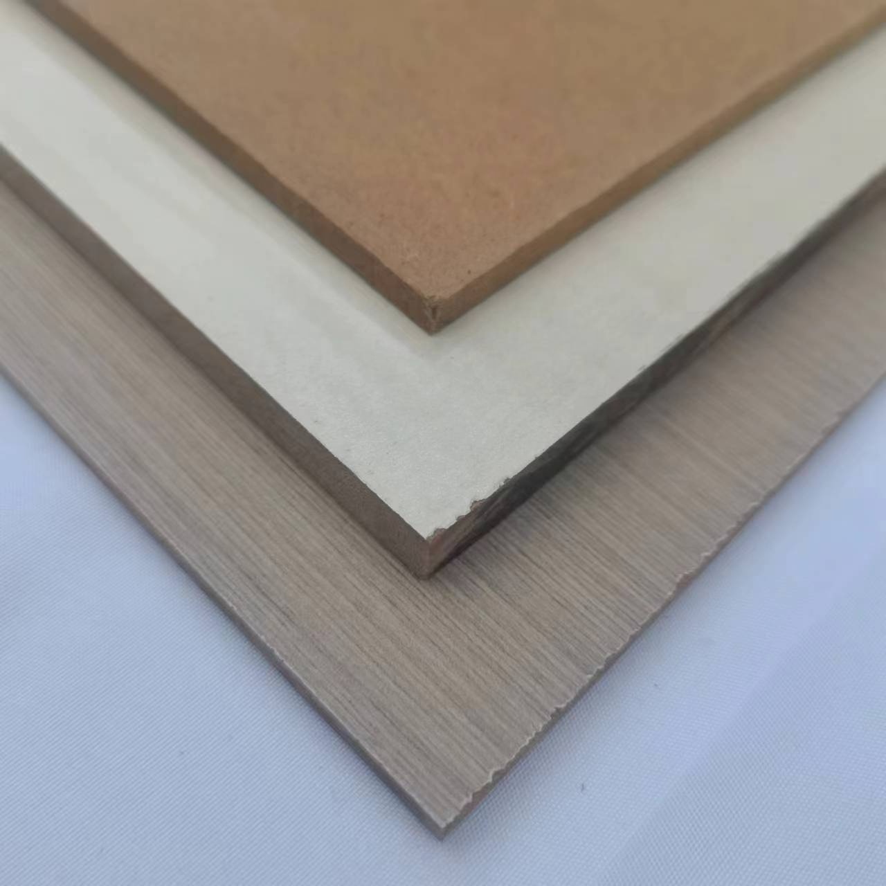 First-Class Grade 2.5mm E0 Melamine MDF Wood Board High Compressive Strength 4x8 Contemporary Design Packaging Door Panel E1 Low