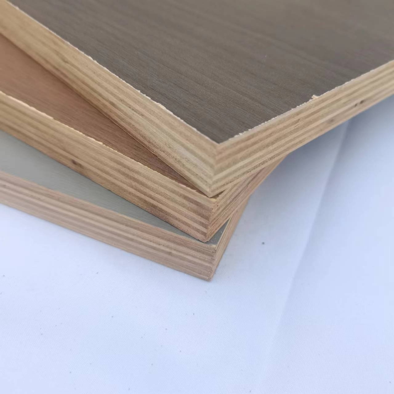 High Quality Cabinet Grade Melamine Sheet Plywood 1220*2440*9mm with Double Doors Competitive Prices in South Africa