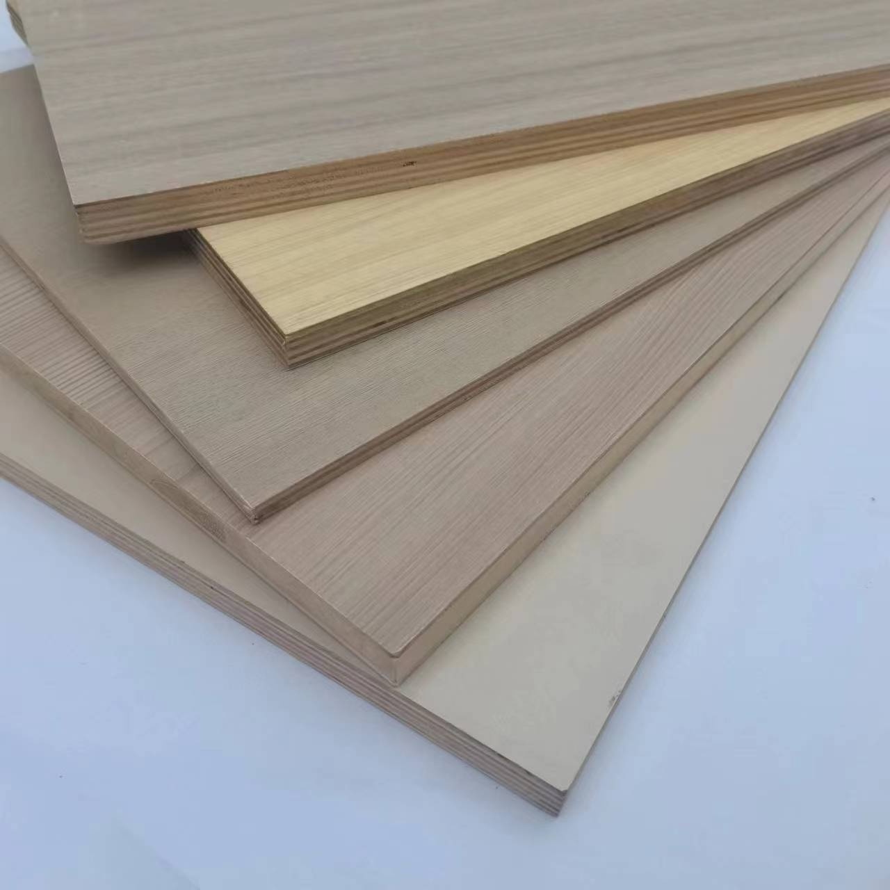 High Gloss Finish 18mm 11 Ply 4x8 Black Walnut Fancy Plywood with Excellent Hand Feel for USA Kitchen Cabinets and Furniture