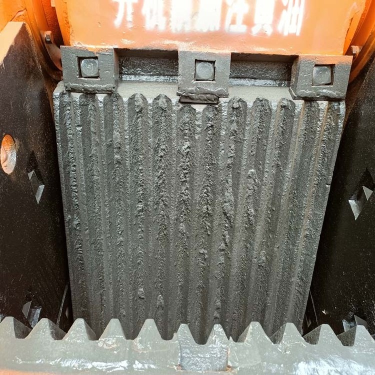 Jaw Crusher Wear Spare Parts Fixed/Swing Jaw Plate for Stone Crusher Machine