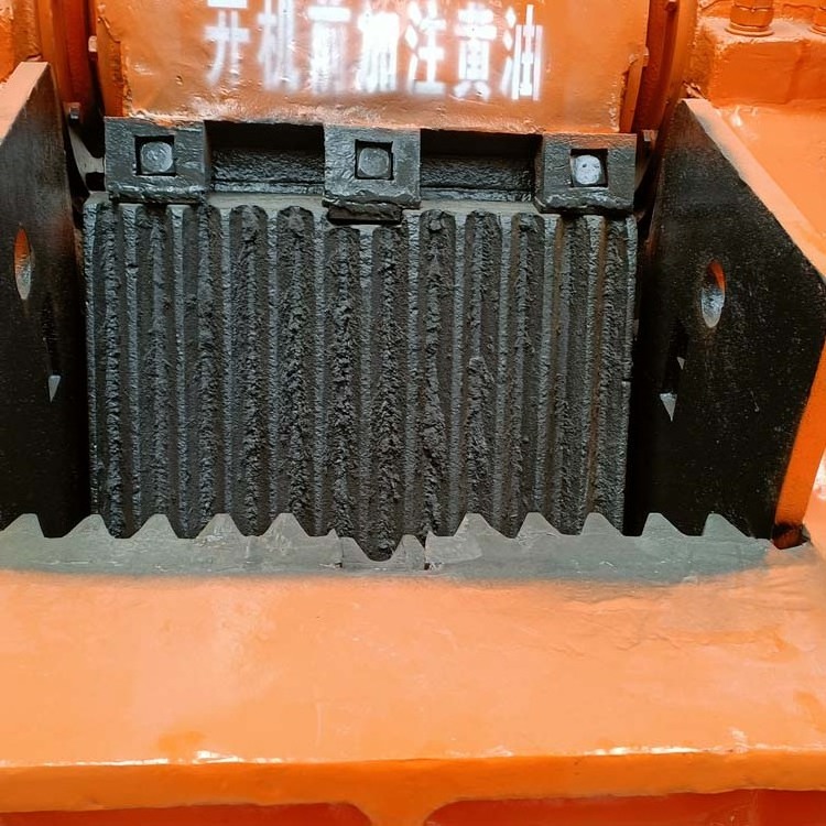 Jaw Crusher Wear Spare Parts Fixed/Swing Jaw Plate for Stone Crusher Machine