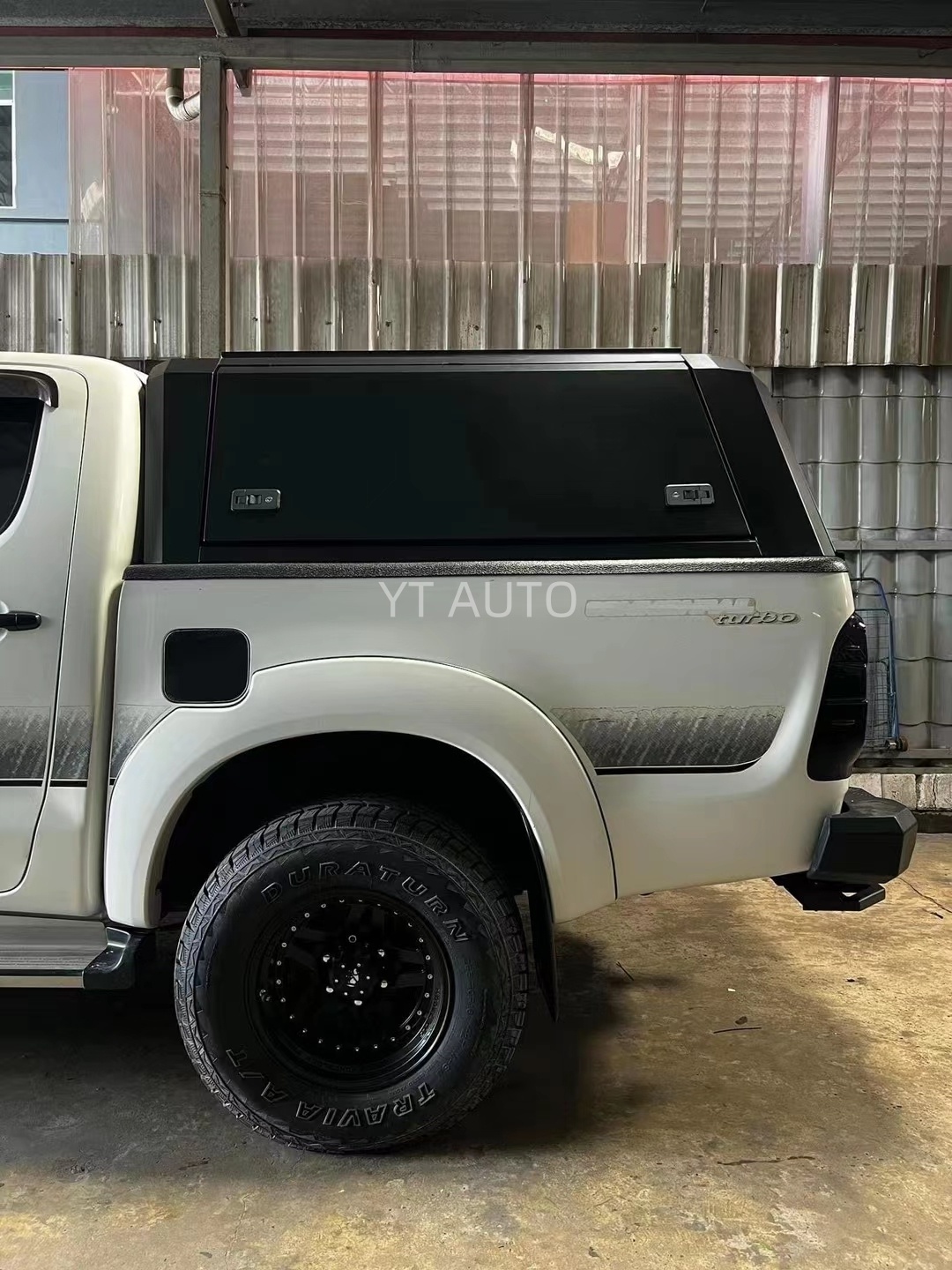 TRUCK CANOPY  For  TOYOTA HILUX  CANOPY Truck topper UTE waterproof Anti theft Hardtop canopy Hardtop Pick Up