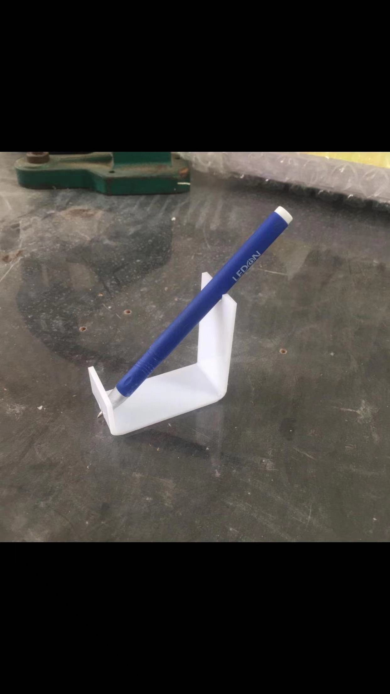 Acrylic pen stand