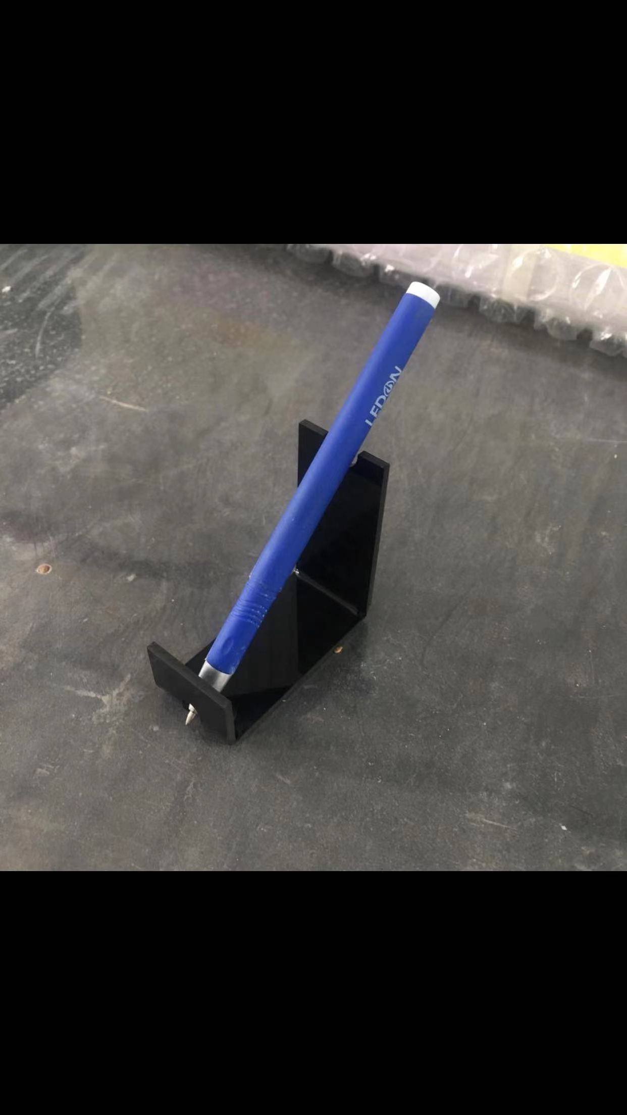 Acrylic pen stand