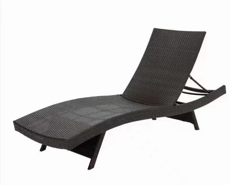 Outdoor folding rattan pool chaise lounge