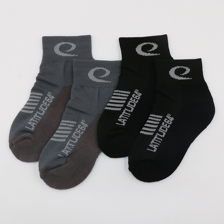 Mens online cheap 100 cotton black white grey comfort premium basketball cushion mid crew socks with custom printed pack