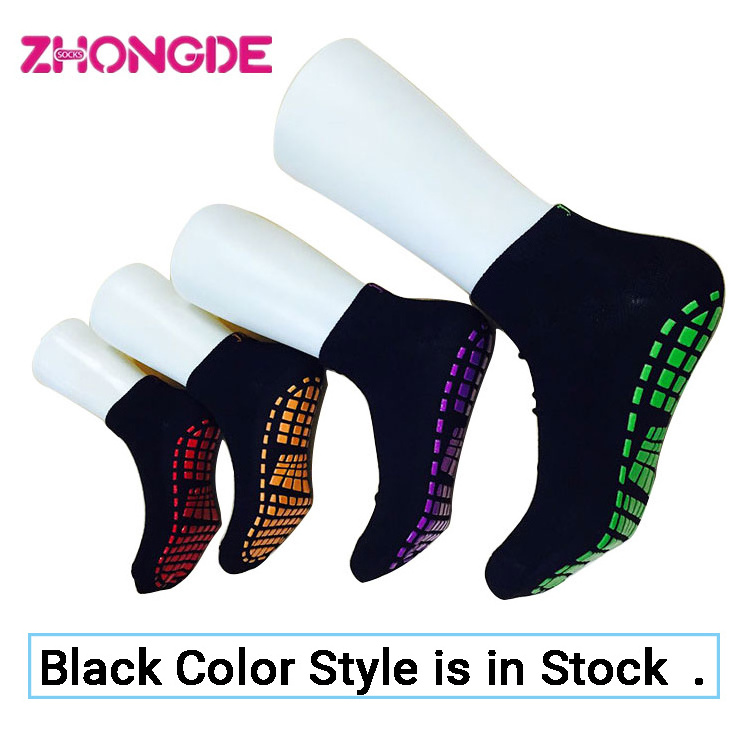 Wholesale non slip socks yoga trampoline grip socks manufacturer