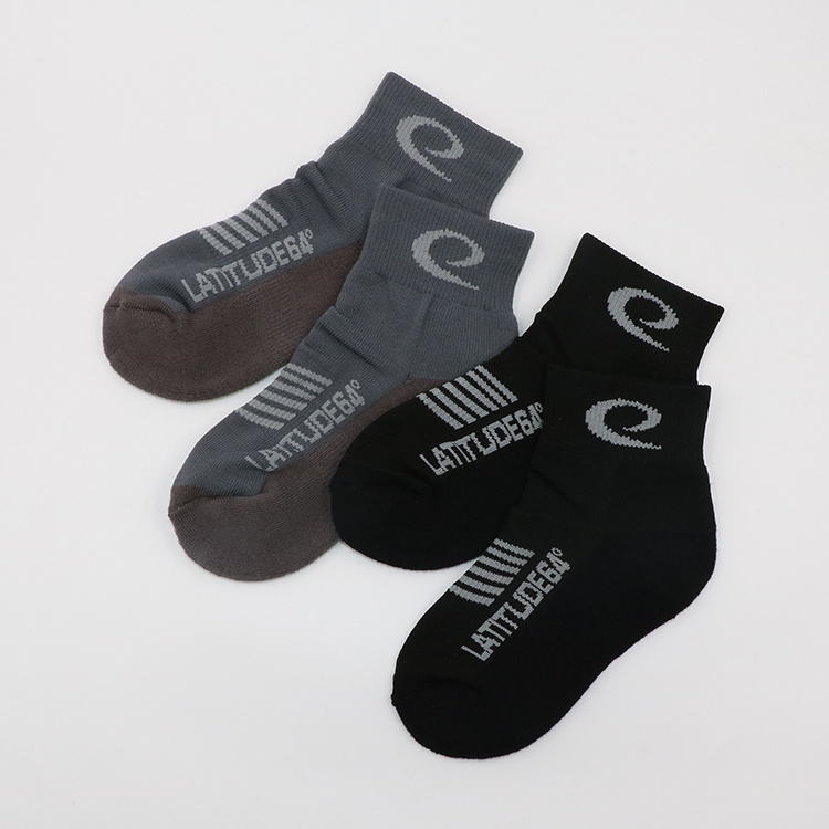 Mens online cheap 100 cotton black white grey comfort premium basketball cushion mid crew socks with custom printed pack