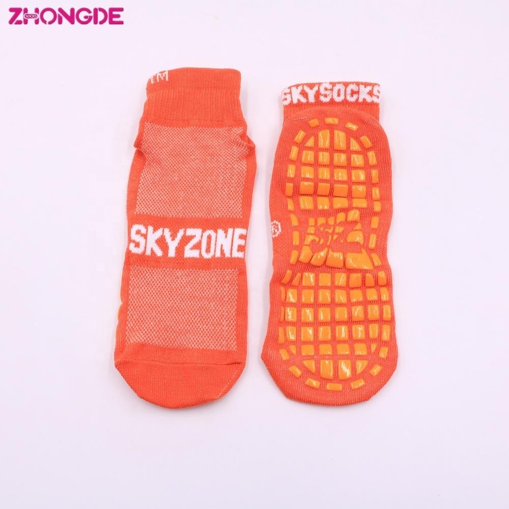 SKY SPORT unisex jump sky zone socks custom trampoline socks jumpers inflatables