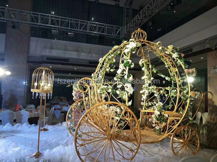 Royal white holiday festival wedding horse carriage for sale