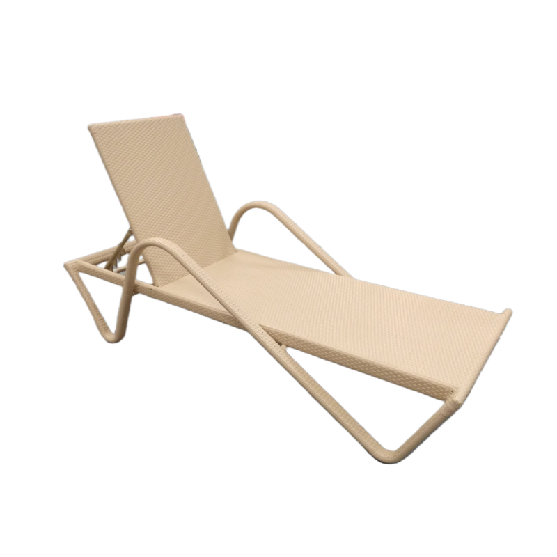 Outdoor PE Rattan Sun Lounge Chaise Chair Wicker Woven Sun Bed with Wheel