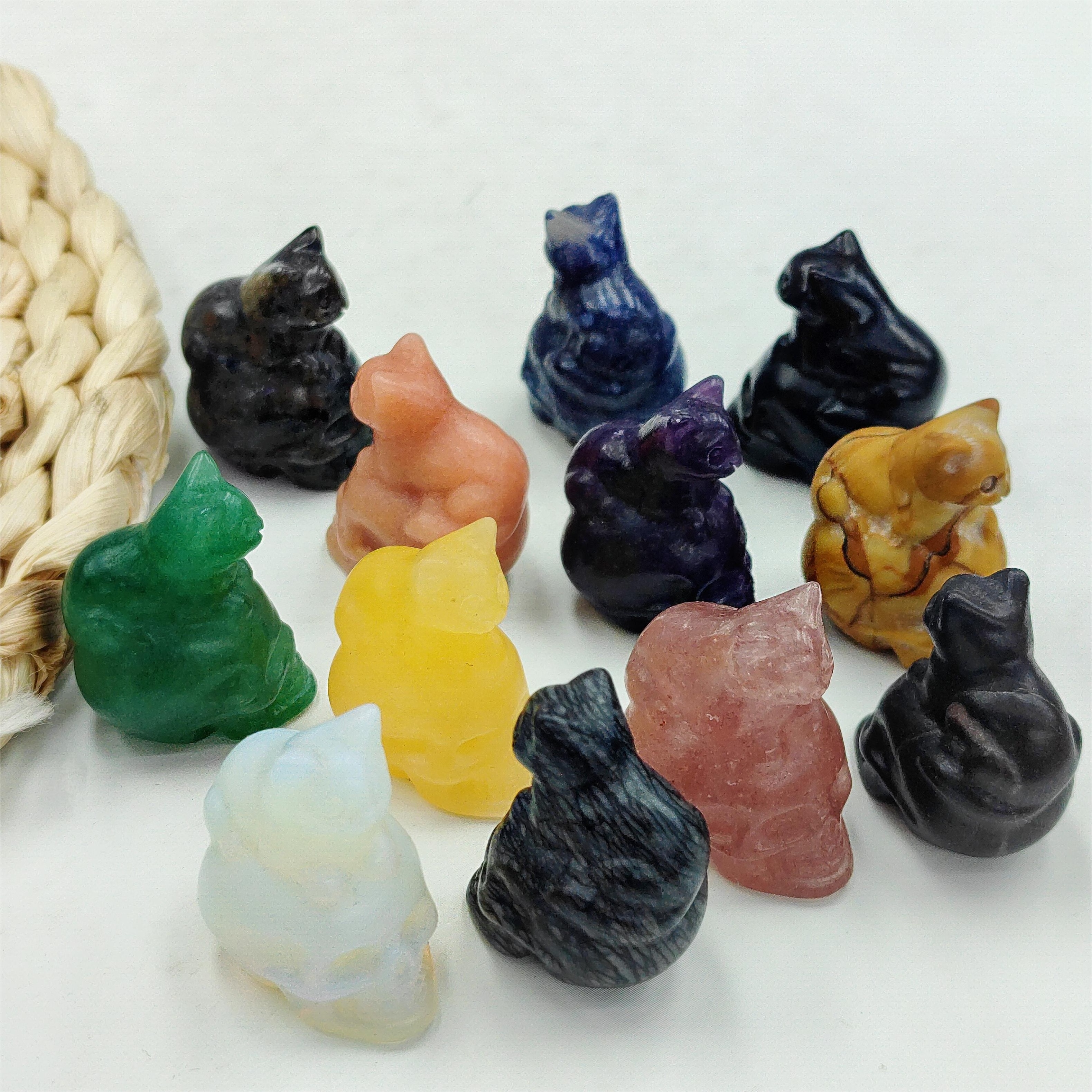 Wholesale Natural Crystal Carving Polished Mini Crystal Cartoon Skulls with cat Caved For Gifts