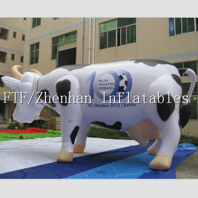 Customized big Inflatable dairy cattle / cow model for ranch advertising decoration