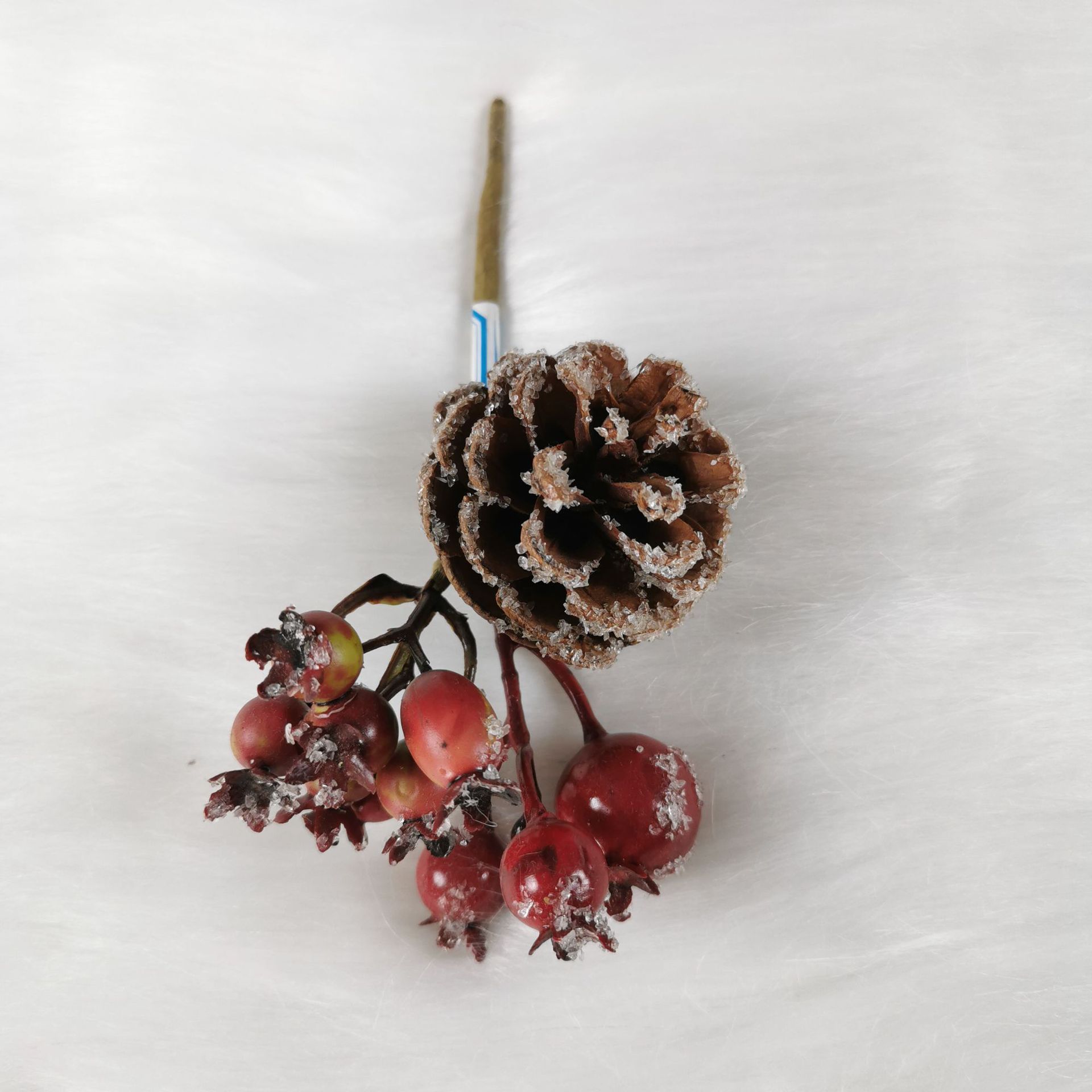 H9-2 Artificial Christmas Red Berry Picks, Faux Pine Branches  Berries Red Berry Pine Cones Branch for Christmas Decor