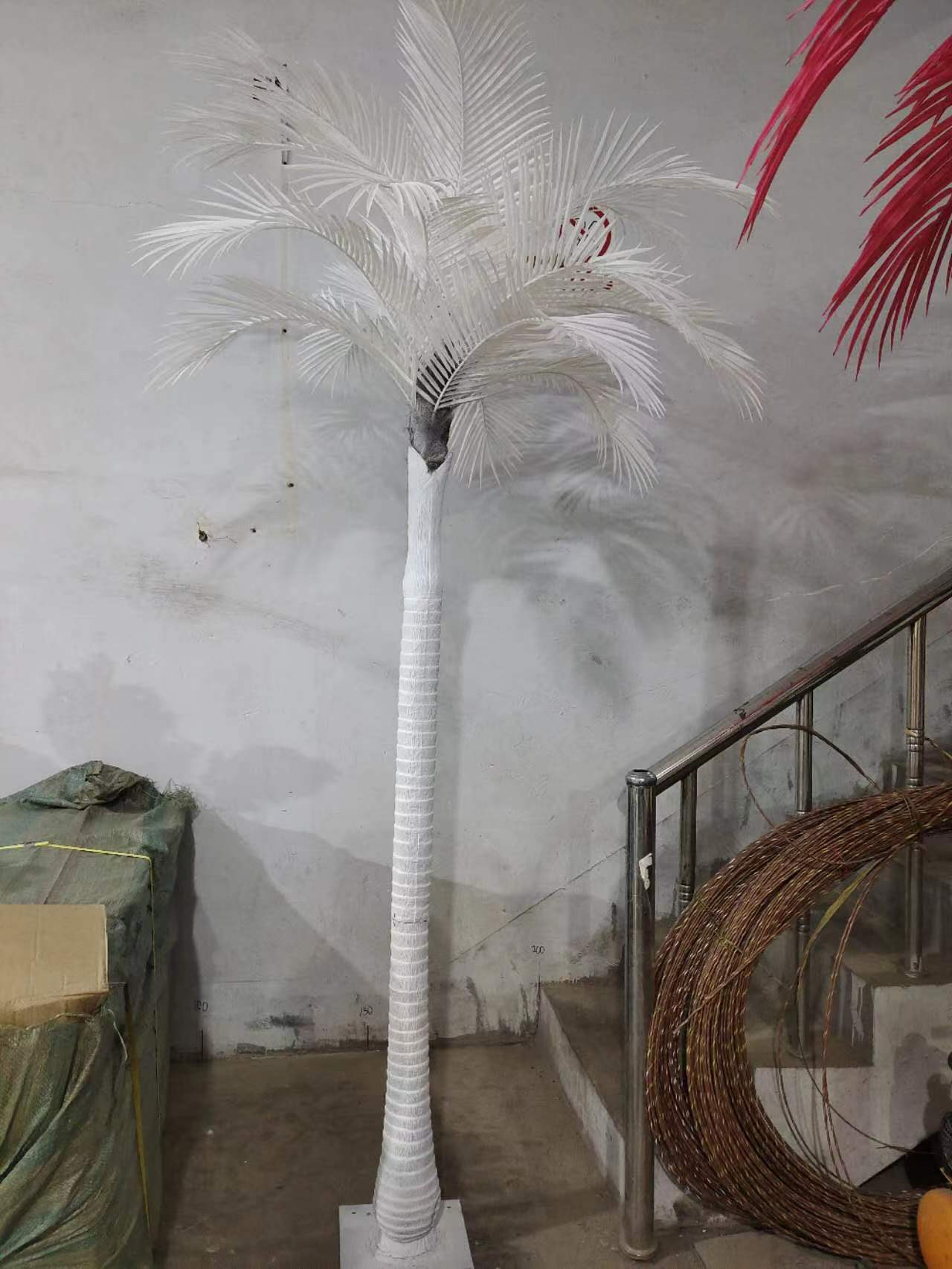 L06762 artificial pink white green palm tree fiberglass faux king coconut tree outdoor decoration artificial coconut   tree