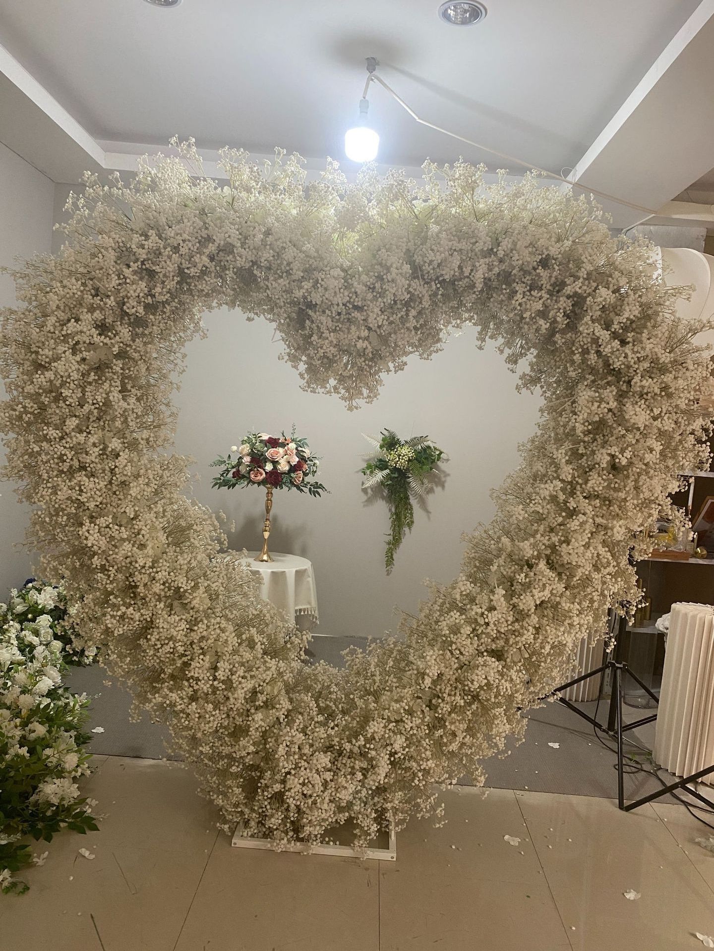 SZ Heart Shape Decoration Stand Artificial Flower Frame Wedding Decor  Metal Centerpiece babysbreath Flowers display Stands