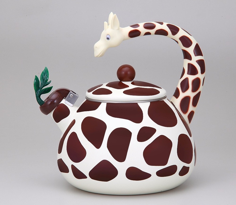 2.2LT/2.3QT. Beige Enameled Luzern Kettle Porcelain with Giraffe Design