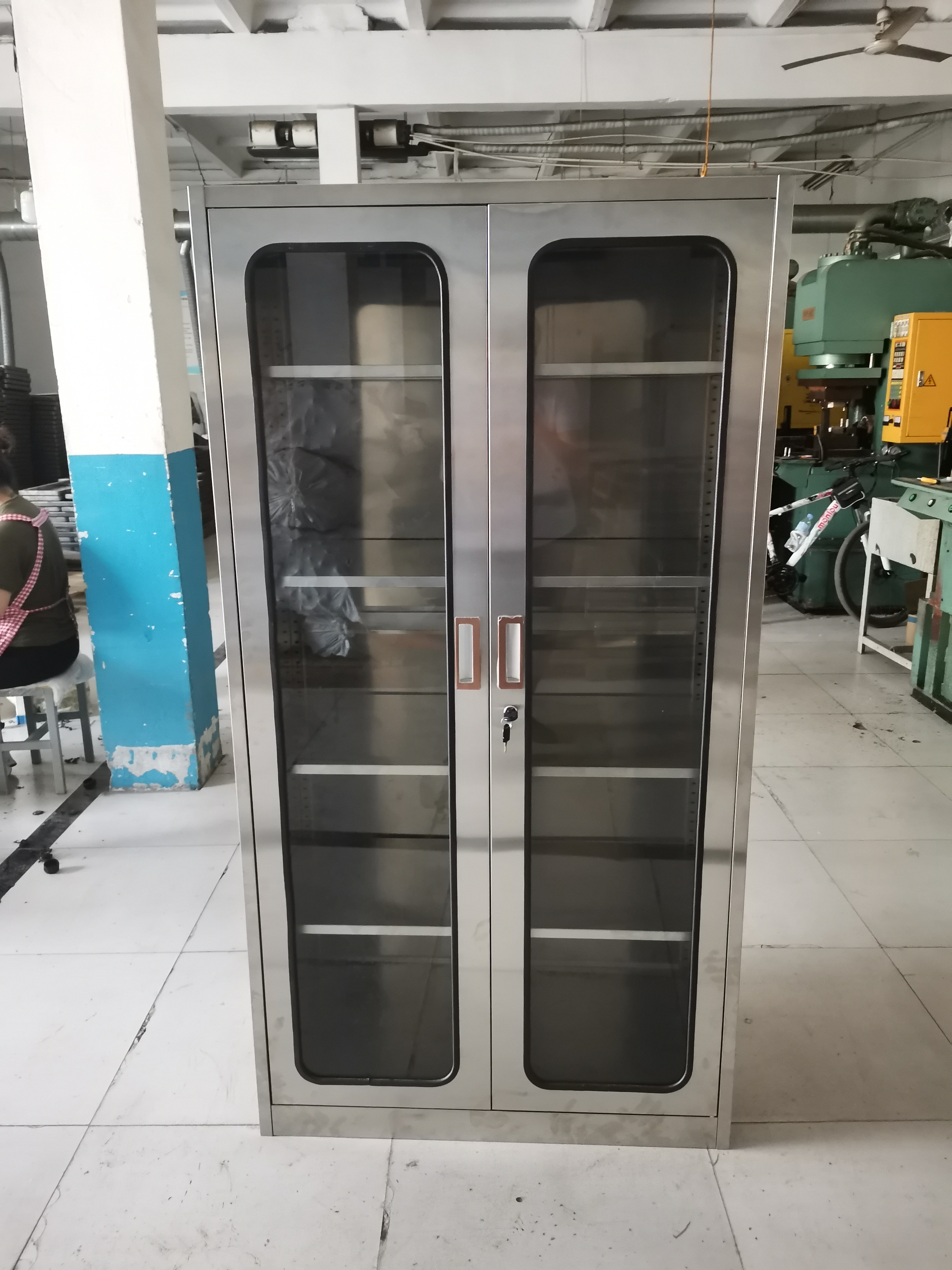 Factory direct sale Chemical Reagent storage Cabinet Laboratory Display Cabinet for hospital