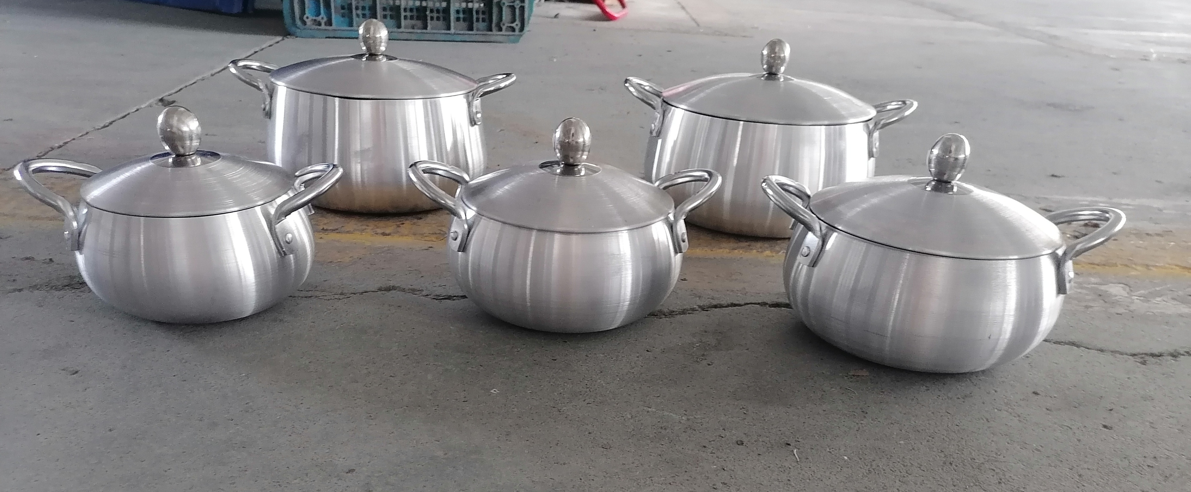 10Pcs Aluminum Cooking Pot Set  Belly Pot Double Iron Handle Feature Eco Material