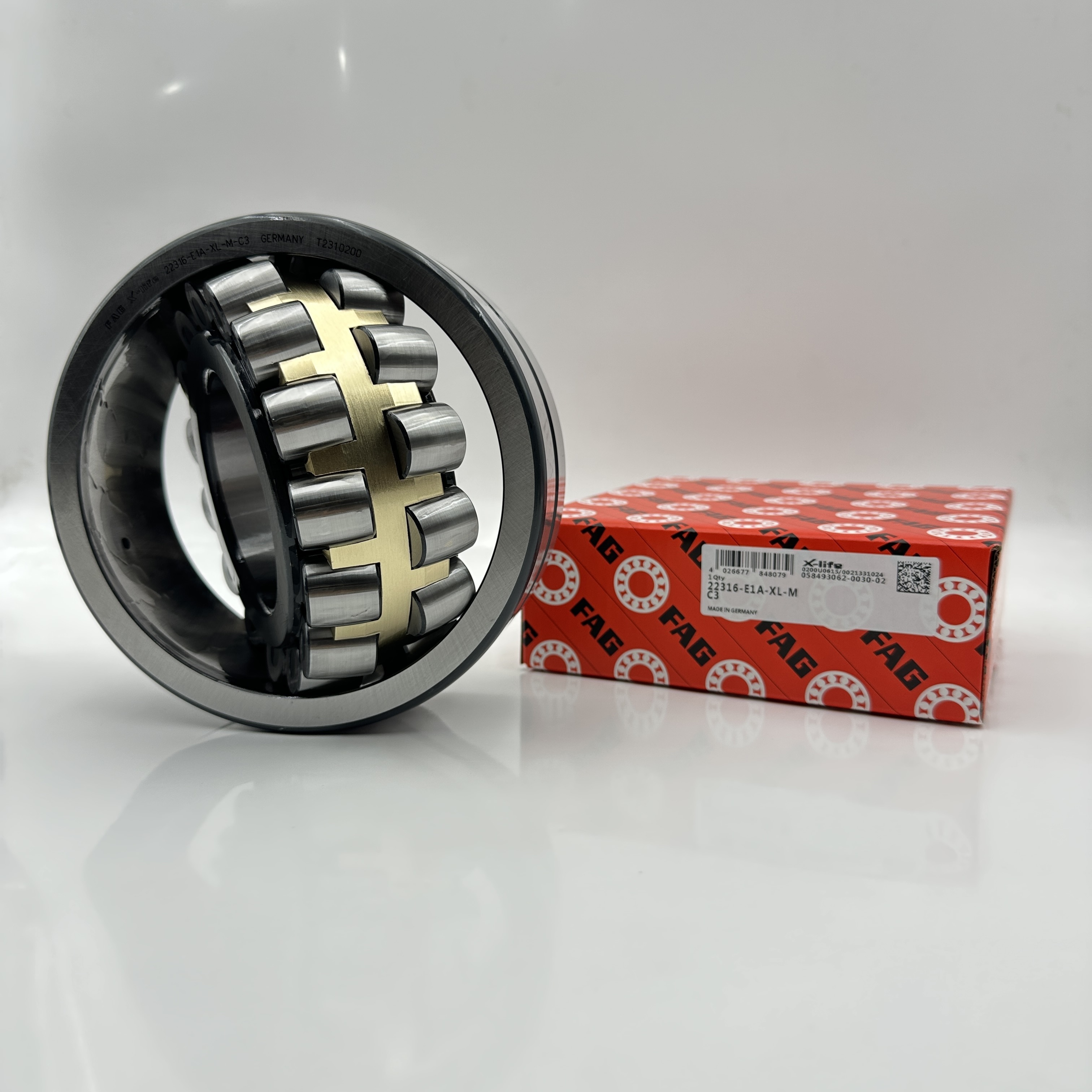 Original high quality spherical roller bearings made in Sweden NSK SKFAG 22218 22215 bearings ek made in GERMANG