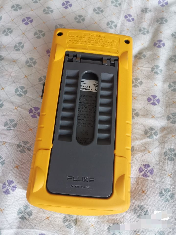 Fluke 123 Industrial Scopemeter Handheld Oscilloscope