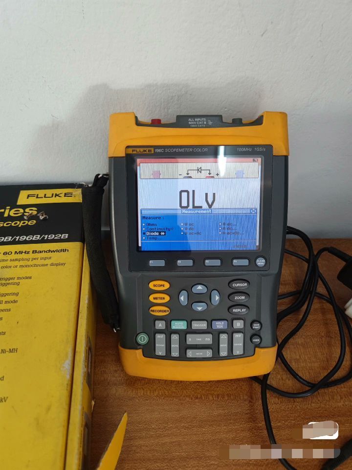 Fluke 196C Digital Oscilloscope ScopeMeter Handheld 1GS/s 100mhz