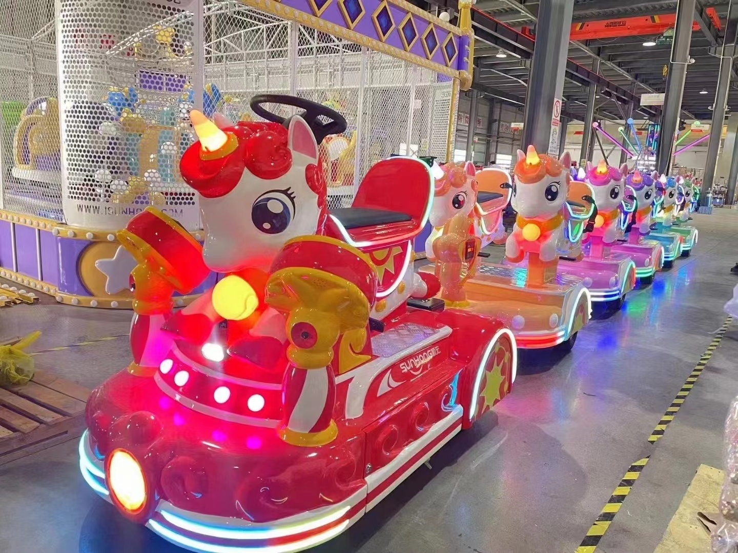 Christmas Amusement park rides off road shopping mall sightseeing indoor outdoor Electric Battery Trackless Train for Kids Adult