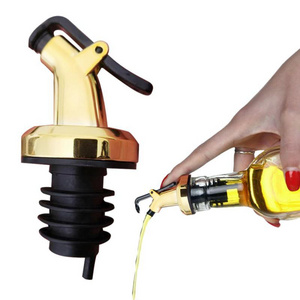 Oil Bottle Stopper Rubber Lock Plug Seal Leak-proof Food Grade Plastic Nozzle Sprayer Liquor Dispenser Wine Pourers Bar Tools