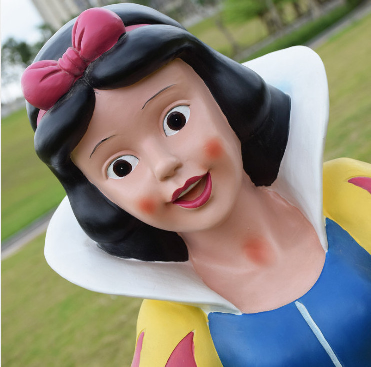 factory selling fiberglass snow white and the seven dwarfs decorative garden statue