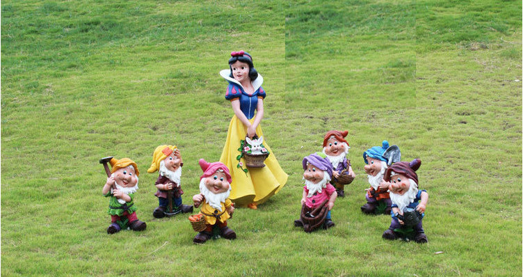 1.2M outdoor fiberglass snow white and the seven dwarfs garden statue decoration