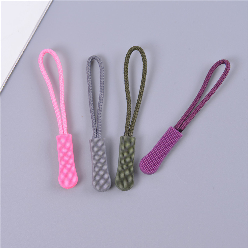 Factory High Quality Slider Zipper Garment Zipper Rubber Puller Silicone Puller