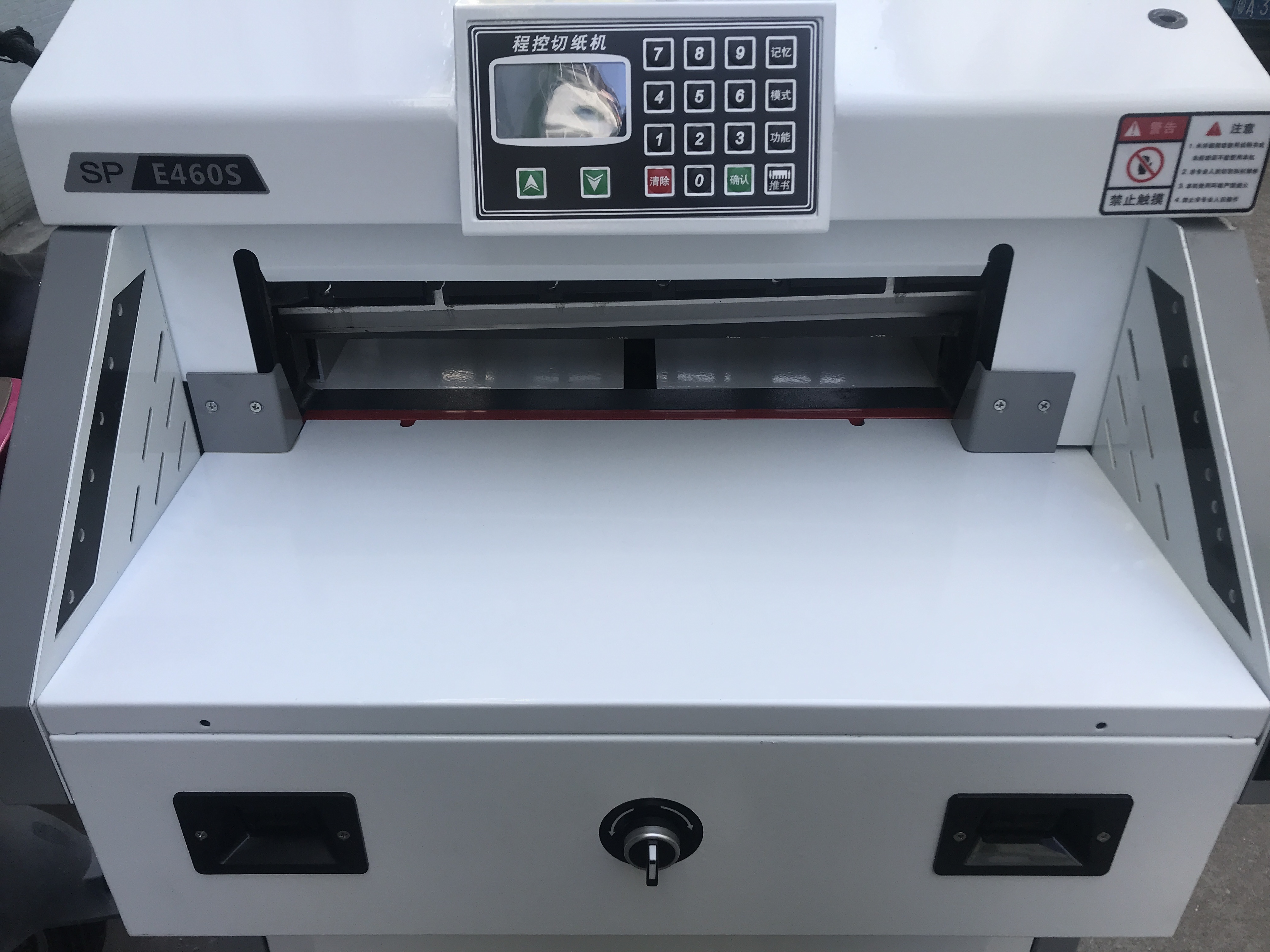 high quality and cheap price E460S electric program-controlled paper cutter