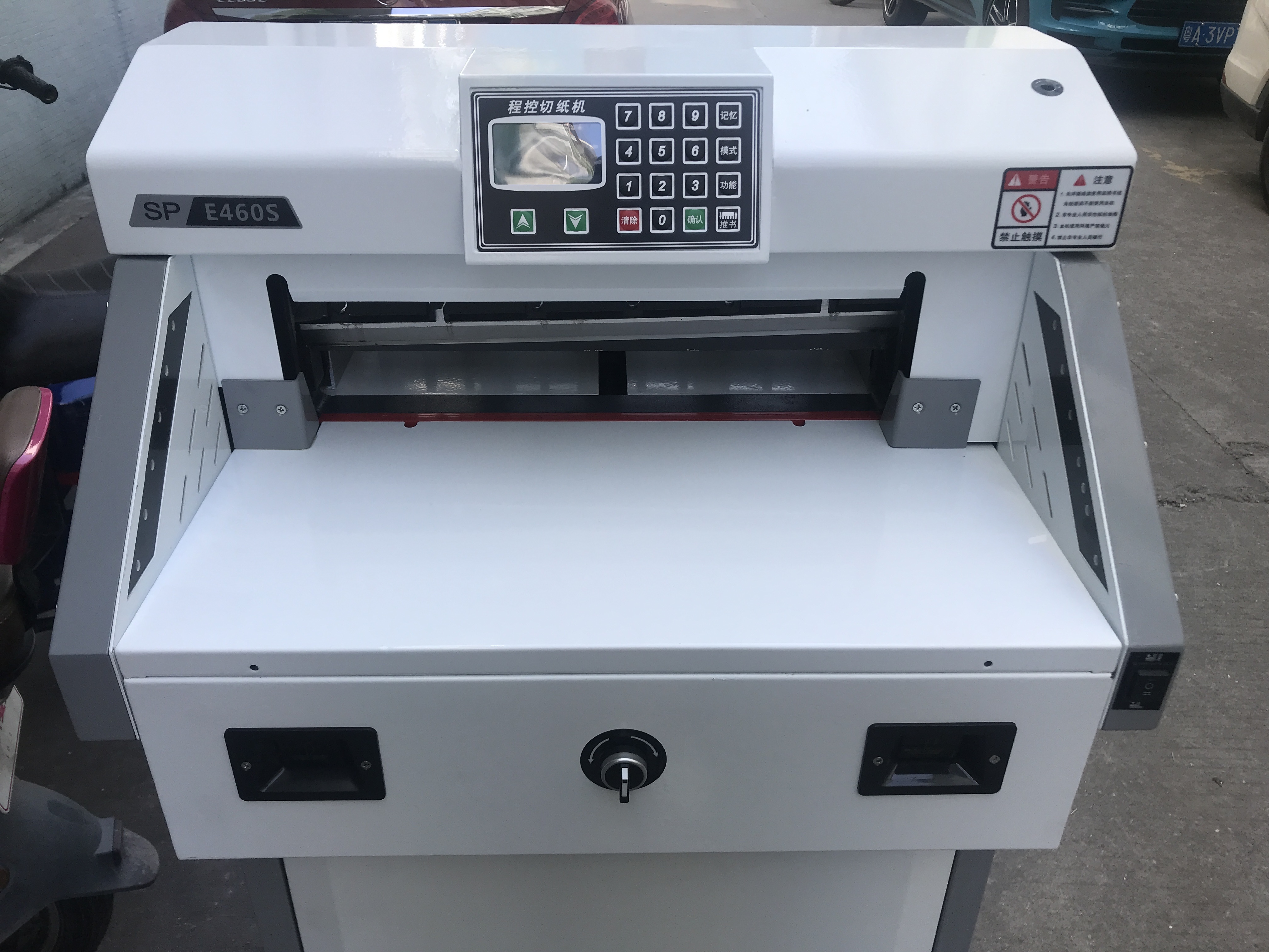 high quality and cheap price E460S electric program-controlled paper cutter