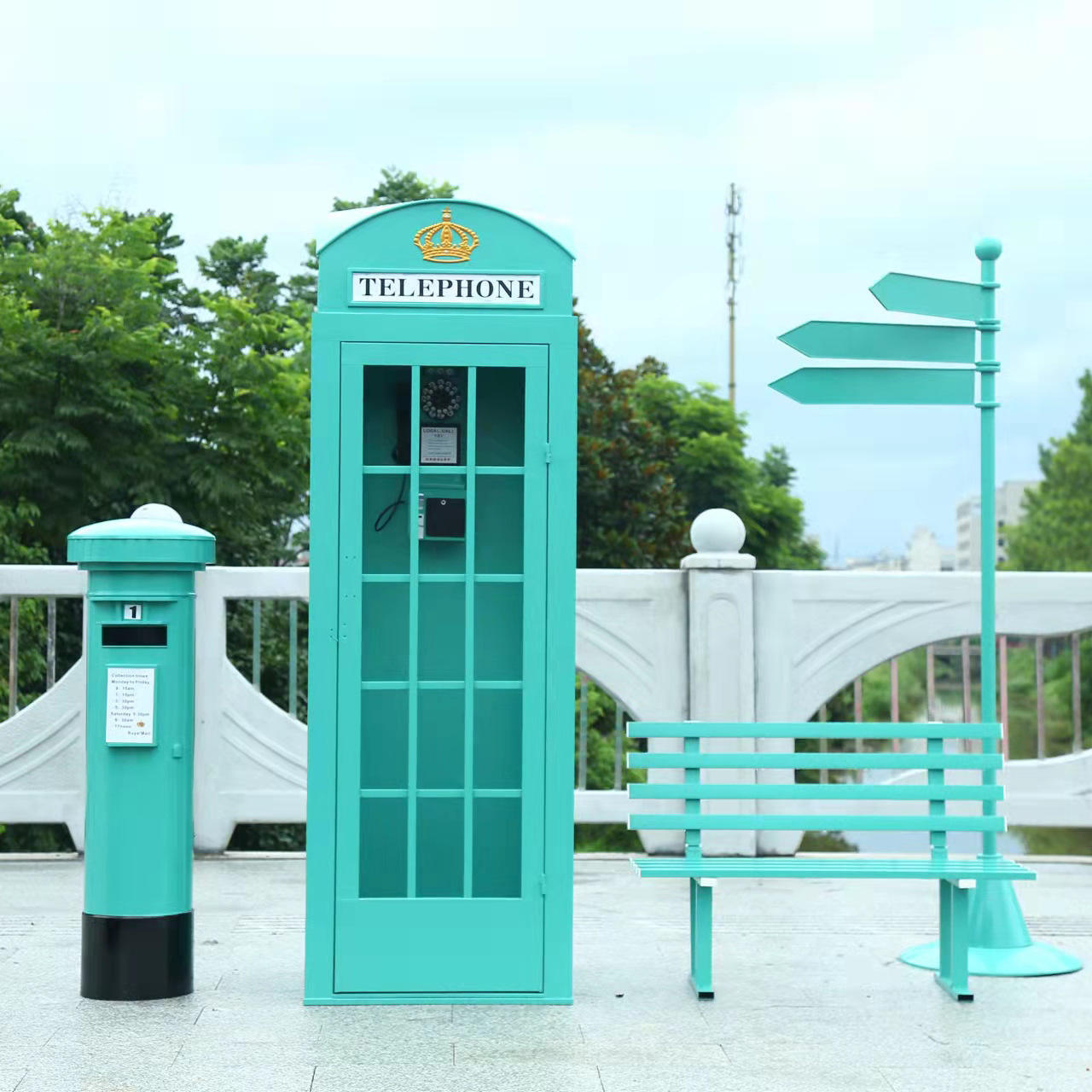 London Telephone Booth Antique Blue Floral Telephone Booth Wedding Decor Outdoor Telephone Booth with Artificial flower