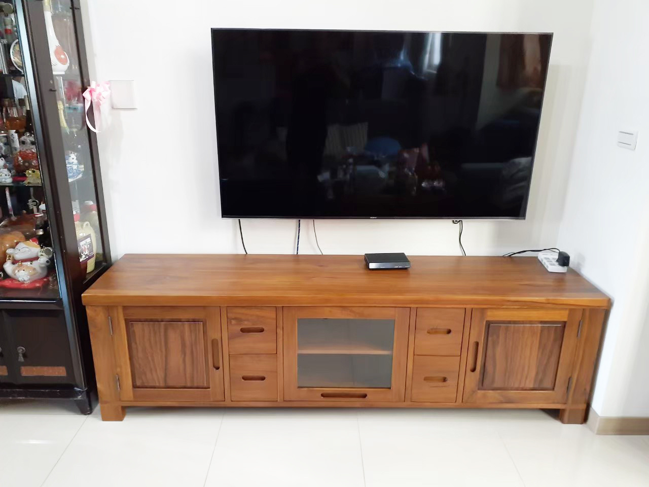 Magnificent Classic Teak TV Cabinet with 7 Feet, 3 Doors and 4 Drawers for Living Room