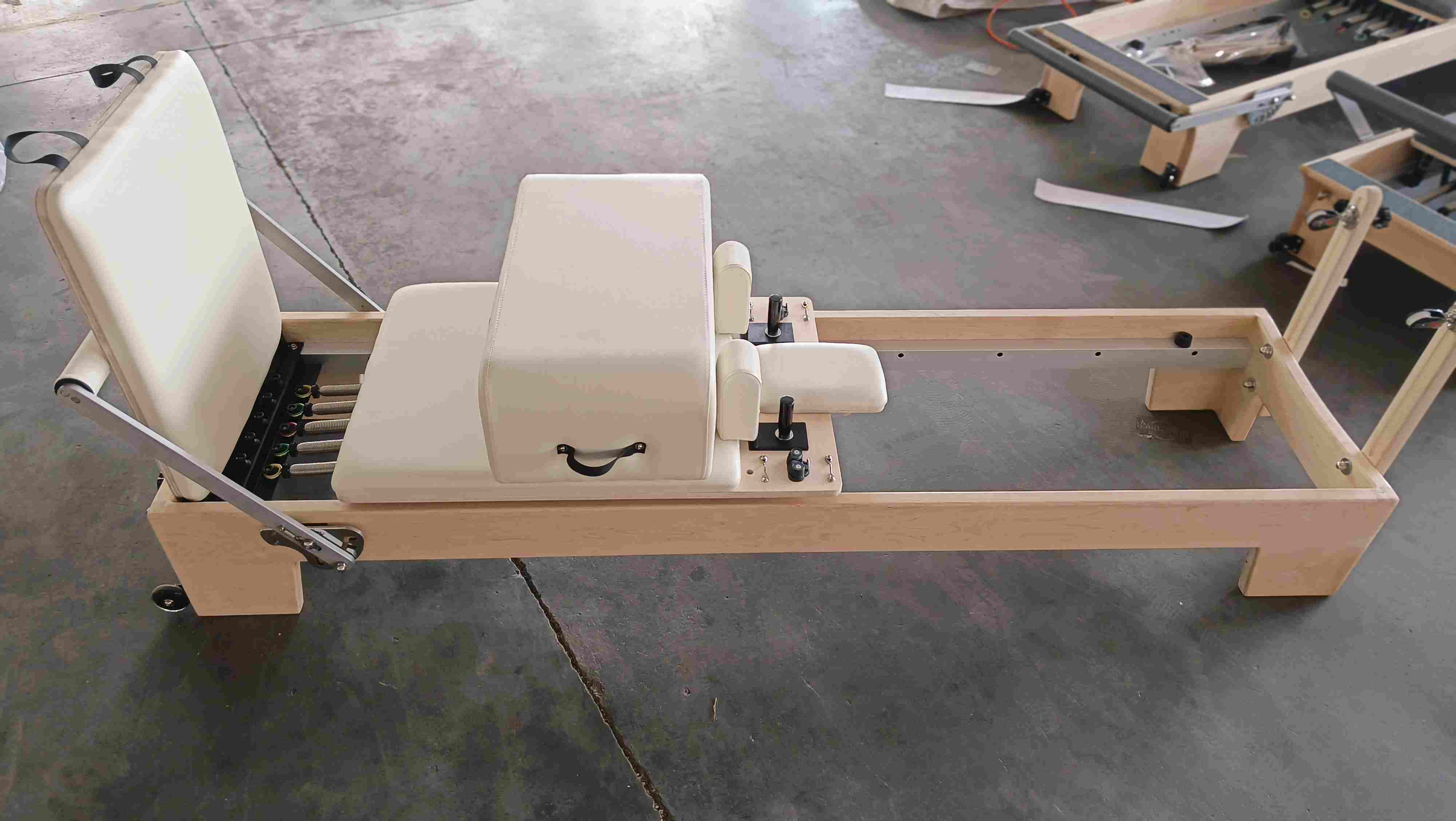 Maple Wood Pilates Reformer Pilates Equipment Pilates Cadillac Reformer with full Trapeze