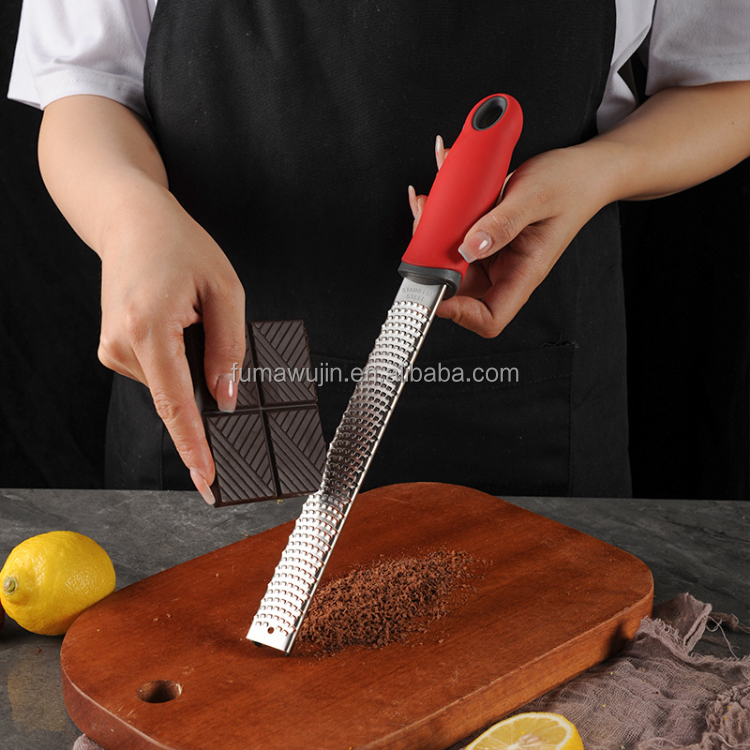 Kitchen 2023 new creative small tools yellow green black handle long handle cheese and vegetable grater