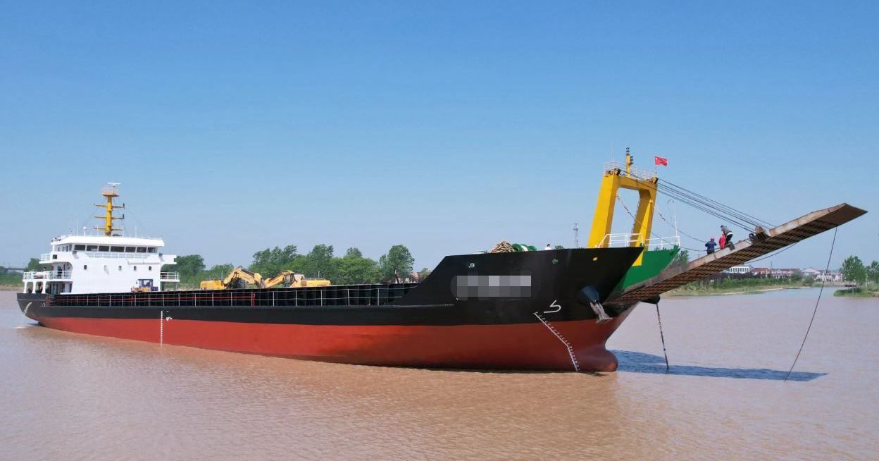 Sale of used 3680T tons rear drive deck barges cargo ships for sale china shipyard